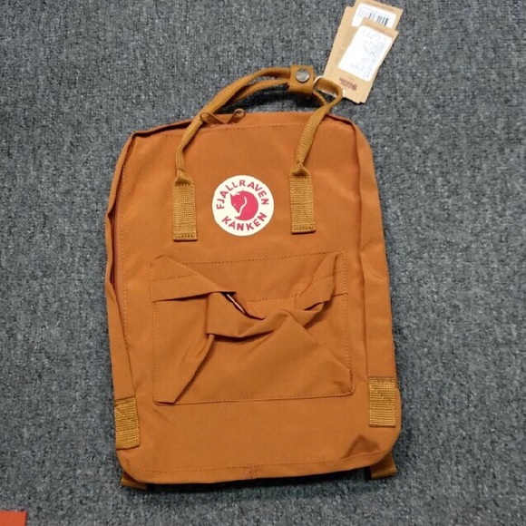 Fjallraven Kanken Classic Backpack - Picture 1 of 2